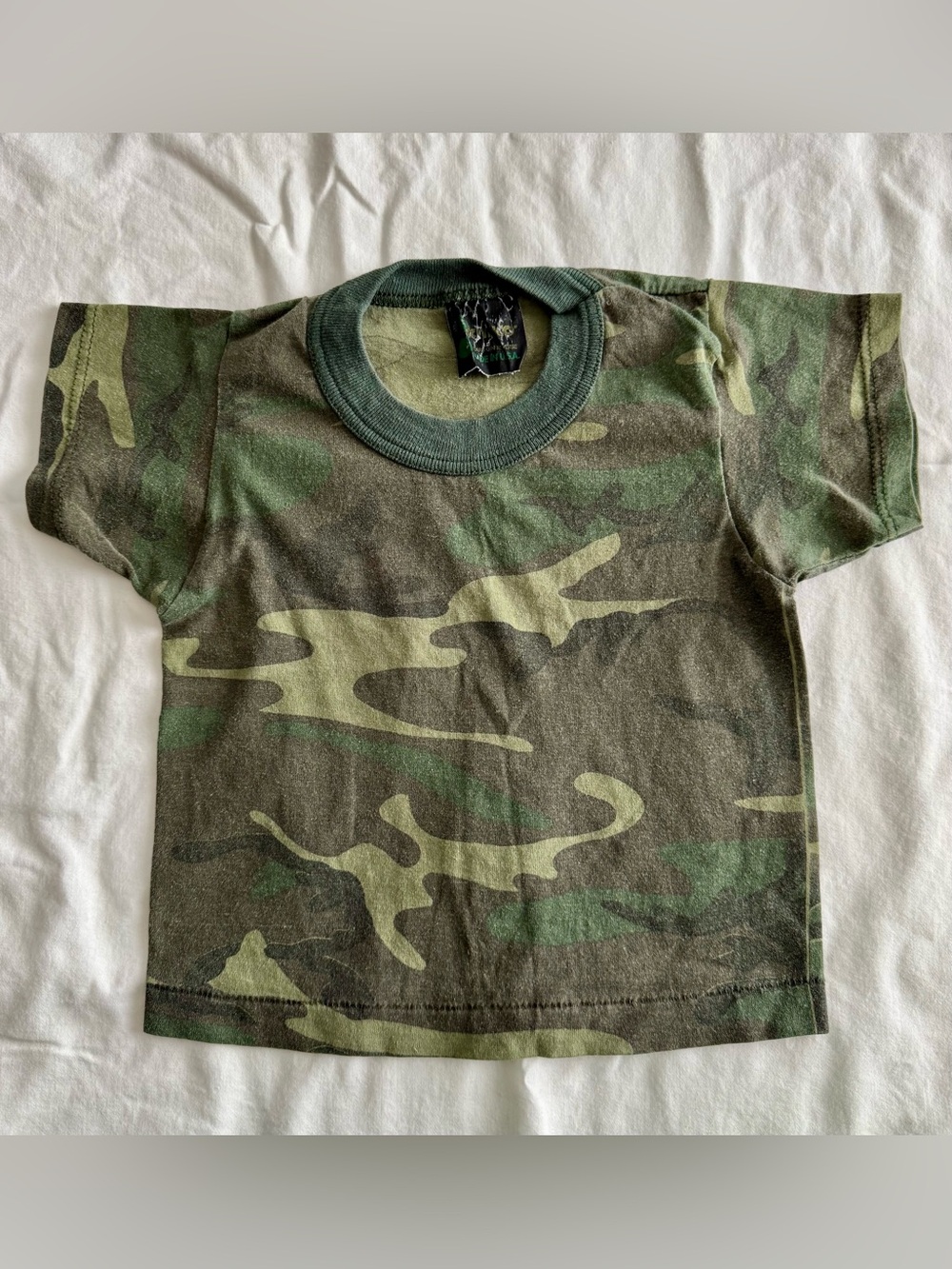 Vintage Rothco Kids Camo Short Sleeve Tee in Olive & Dark Green